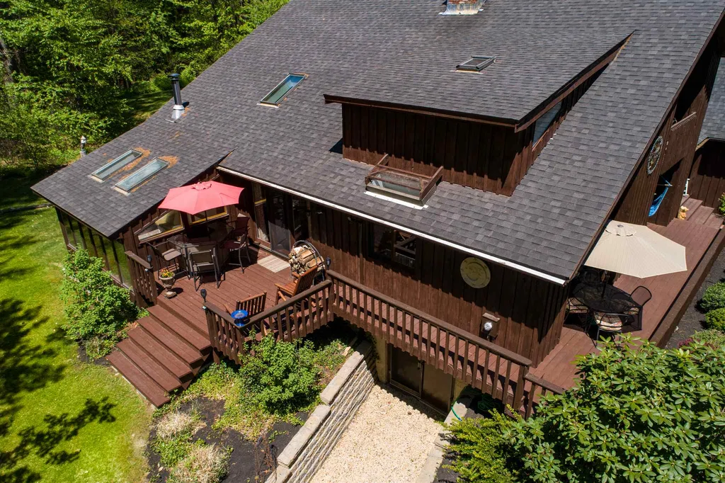 9 Beau Monde Drive North Hampton NH 03862