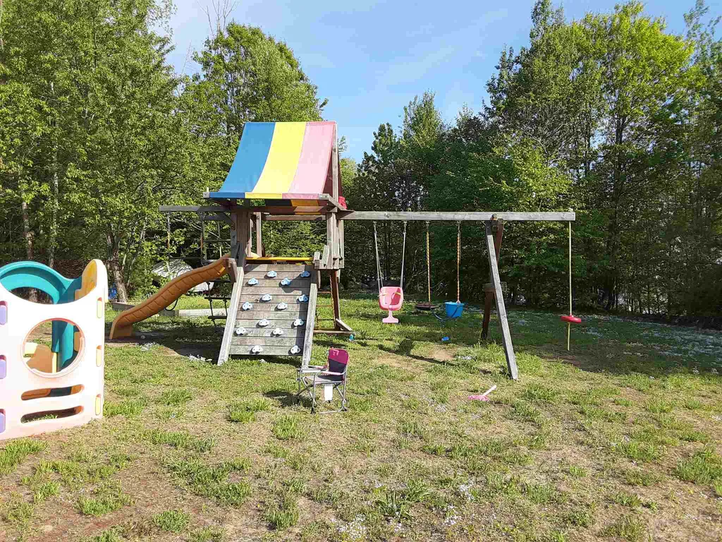 87a Pond Street Newton NH 03858