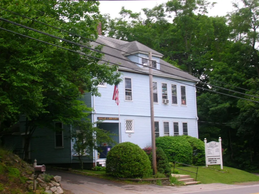 87a Pond Street Newton NH 03858