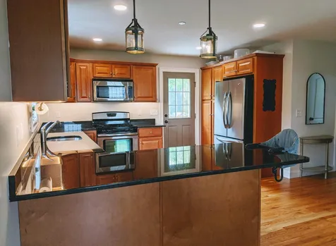 87a Pond Street Newton NH 03858