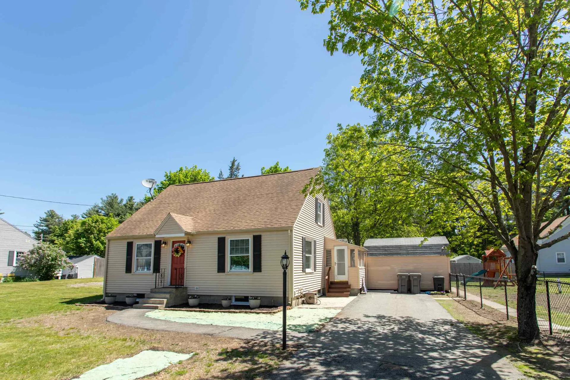 17 Messer Avenue Salem NH 03079