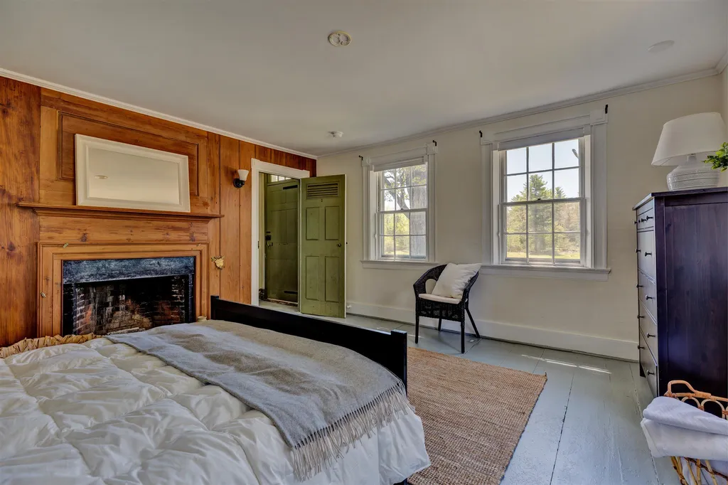170 Morgan Hill Road New London NH 03257