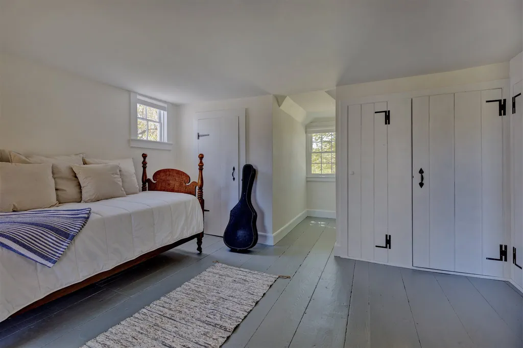 170 Morgan Hill Road New London NH 03257