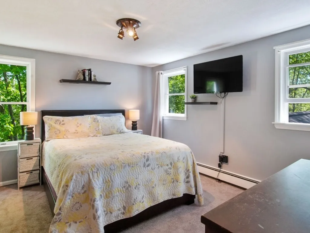7 Yvonne Street Rochester NH 03867