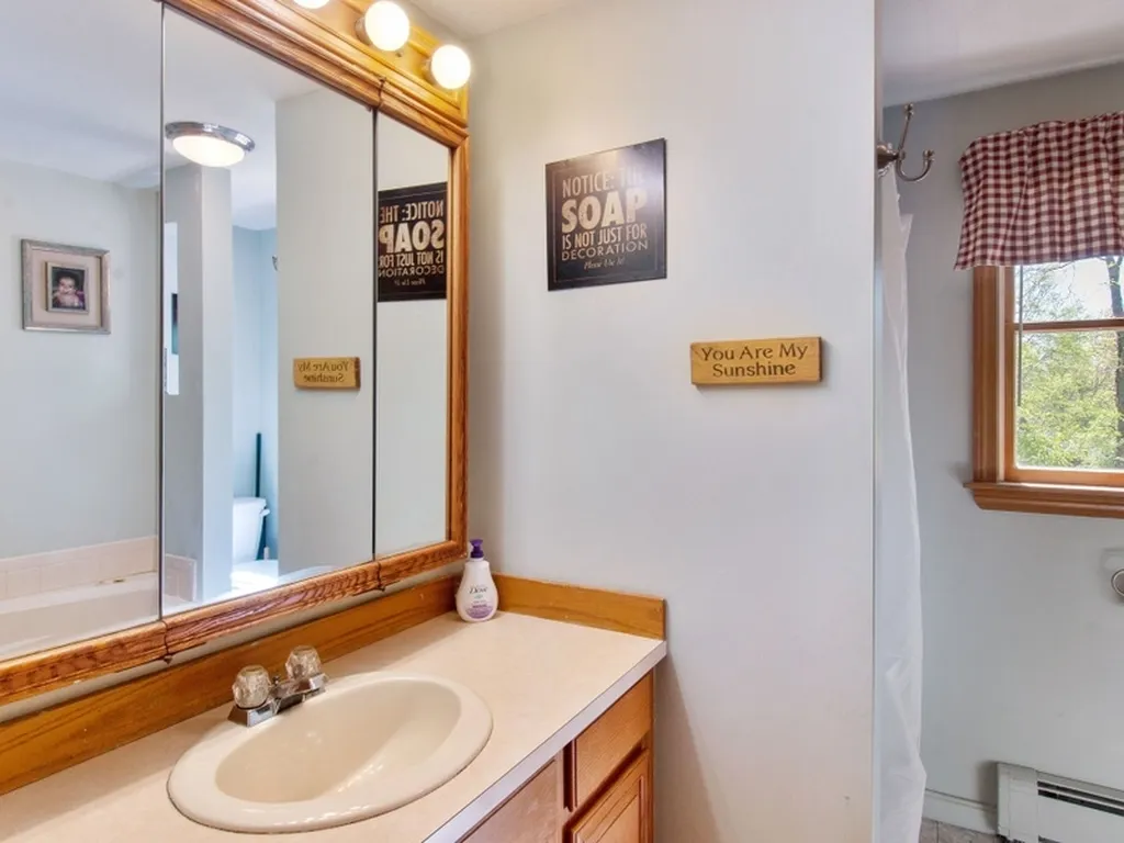 7 Yvonne Street Rochester NH 03867