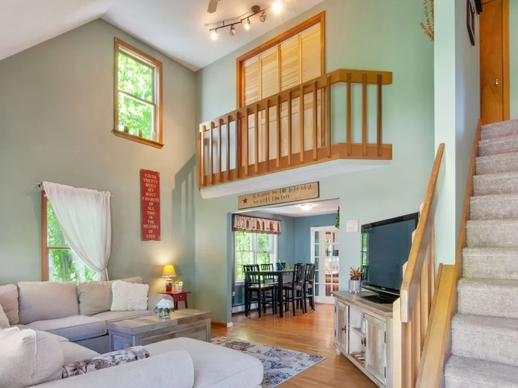 7 Yvonne Street Rochester NH 03867
