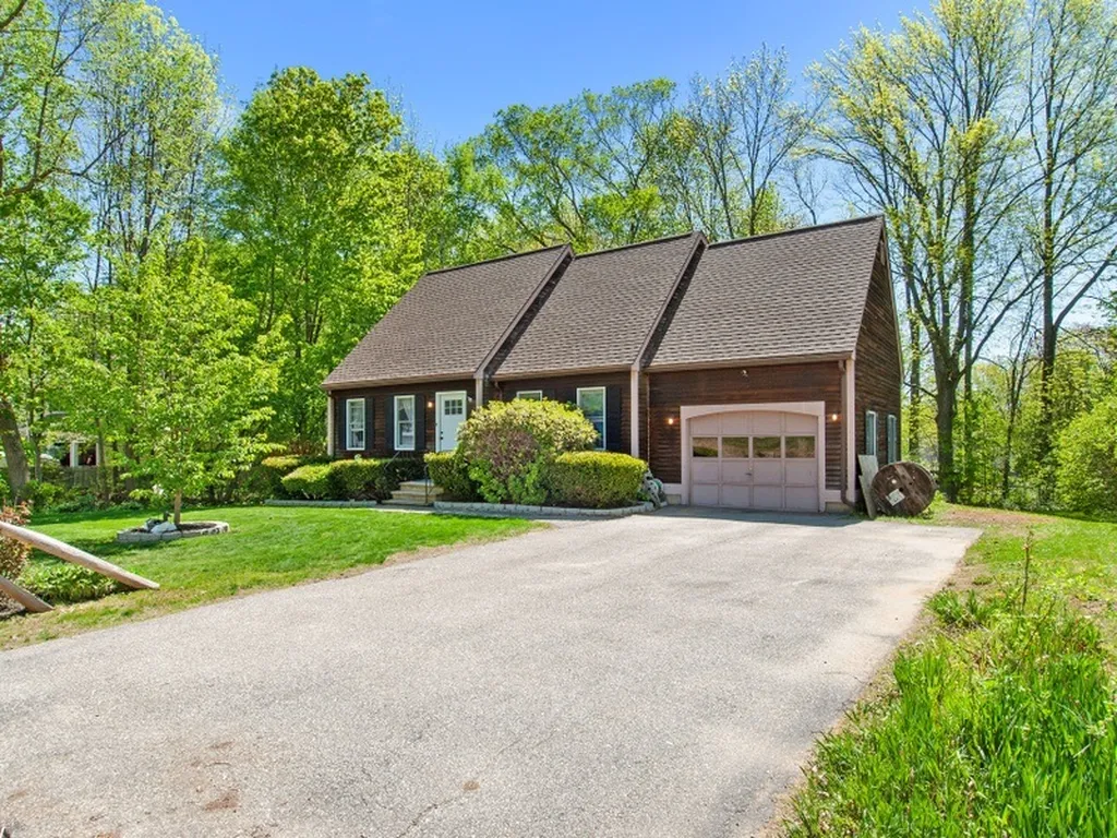 7 Yvonne Street Rochester NH 03867