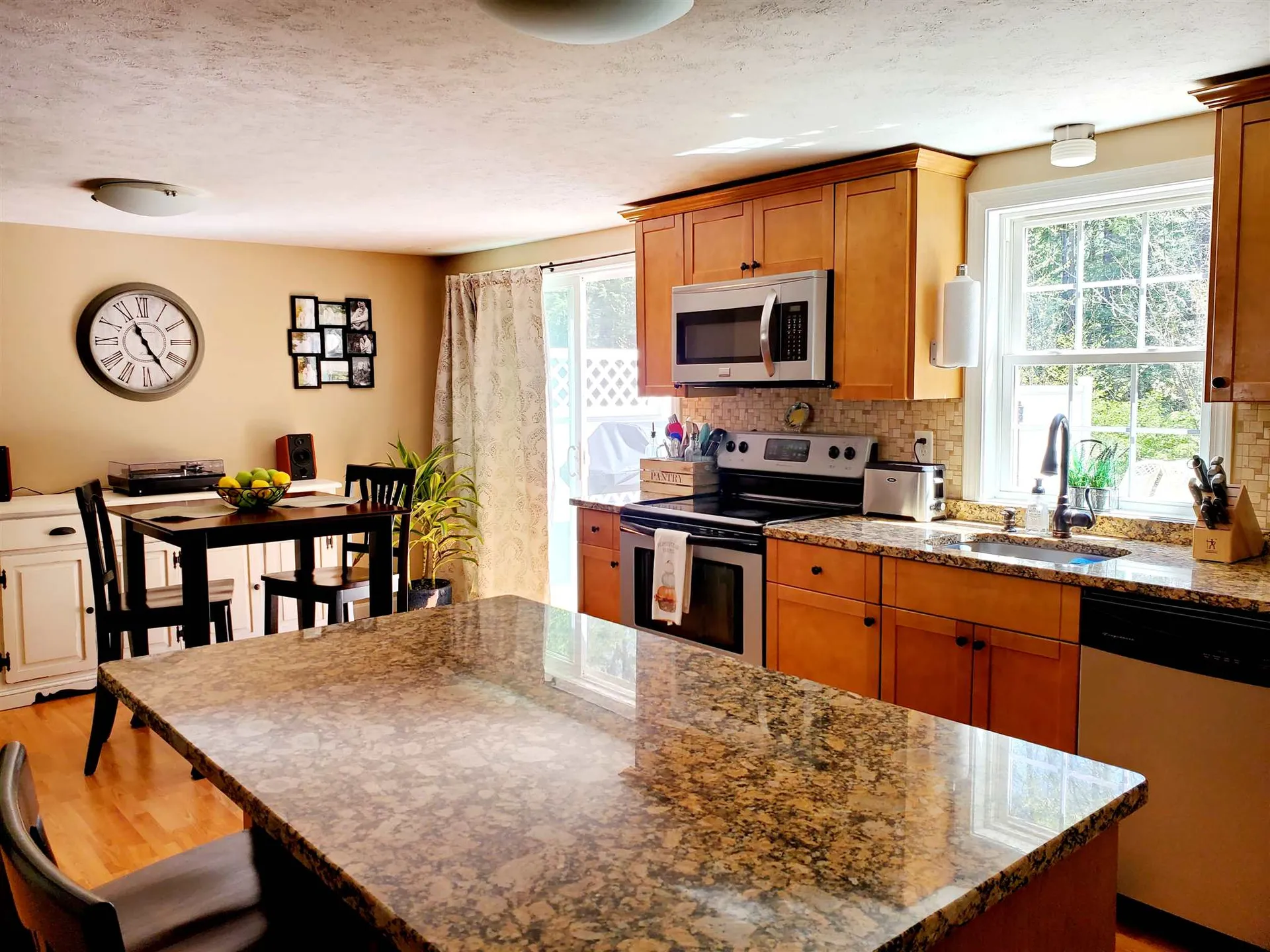 19b Deerwood Drive Amherst NH 03031