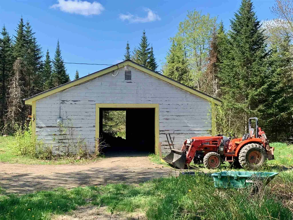 1673 Halls Stream Road Pittsburg NH 03592