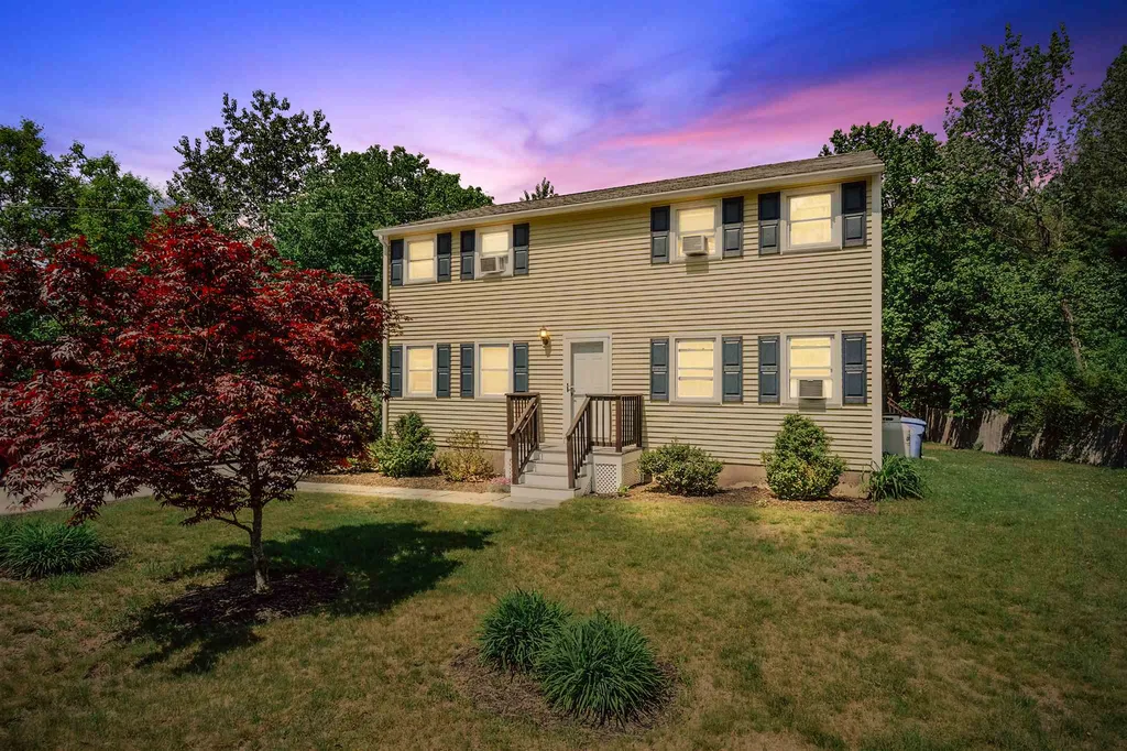 11 Kim Avenue Londonderry NH 03053