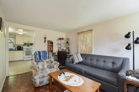 11 Kim Avenue Londonderry NH 03053