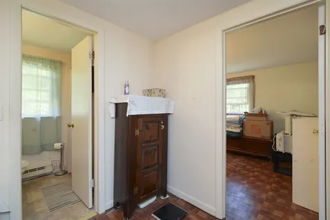 11 Kim Avenue Londonderry NH 03053