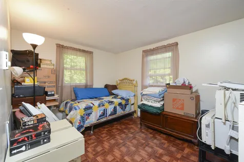 11 Kim Avenue Londonderry NH 03053