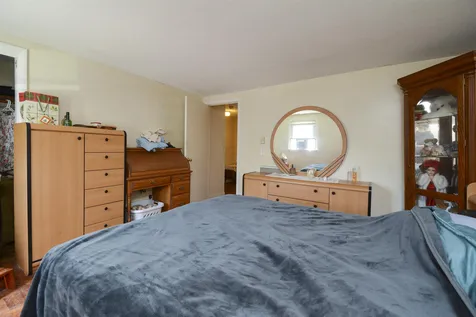 11 Kim Avenue Londonderry NH 03053