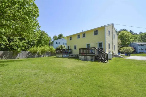 11 Kim Avenue Londonderry NH 03053