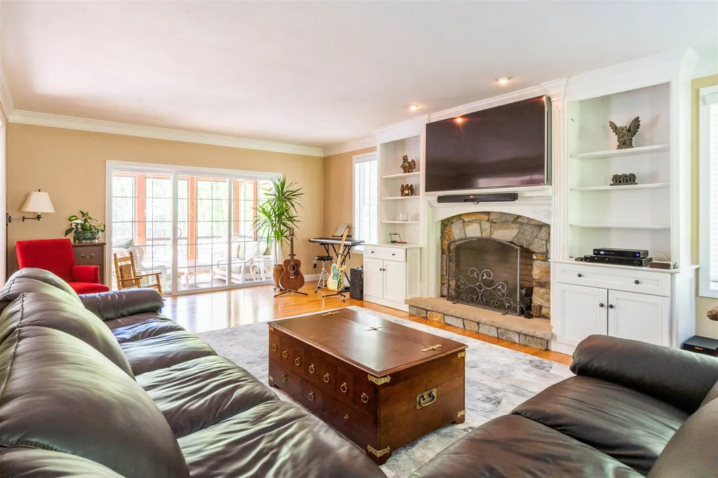 5 Liberty Lane Hampstead NH 03841