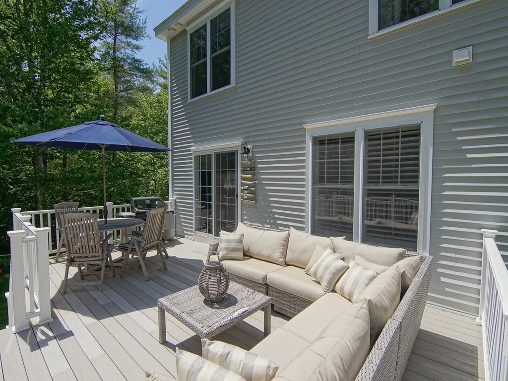 6 Aspen Lane Stratham NH 03885