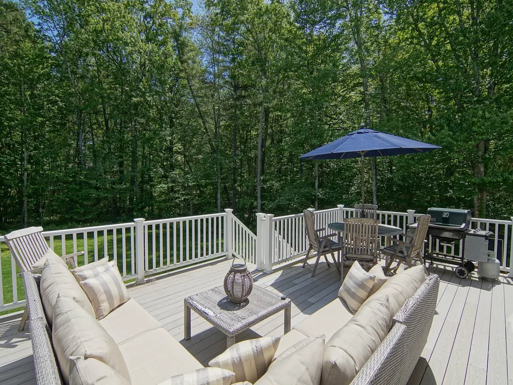 6 Aspen Lane Stratham NH 03885