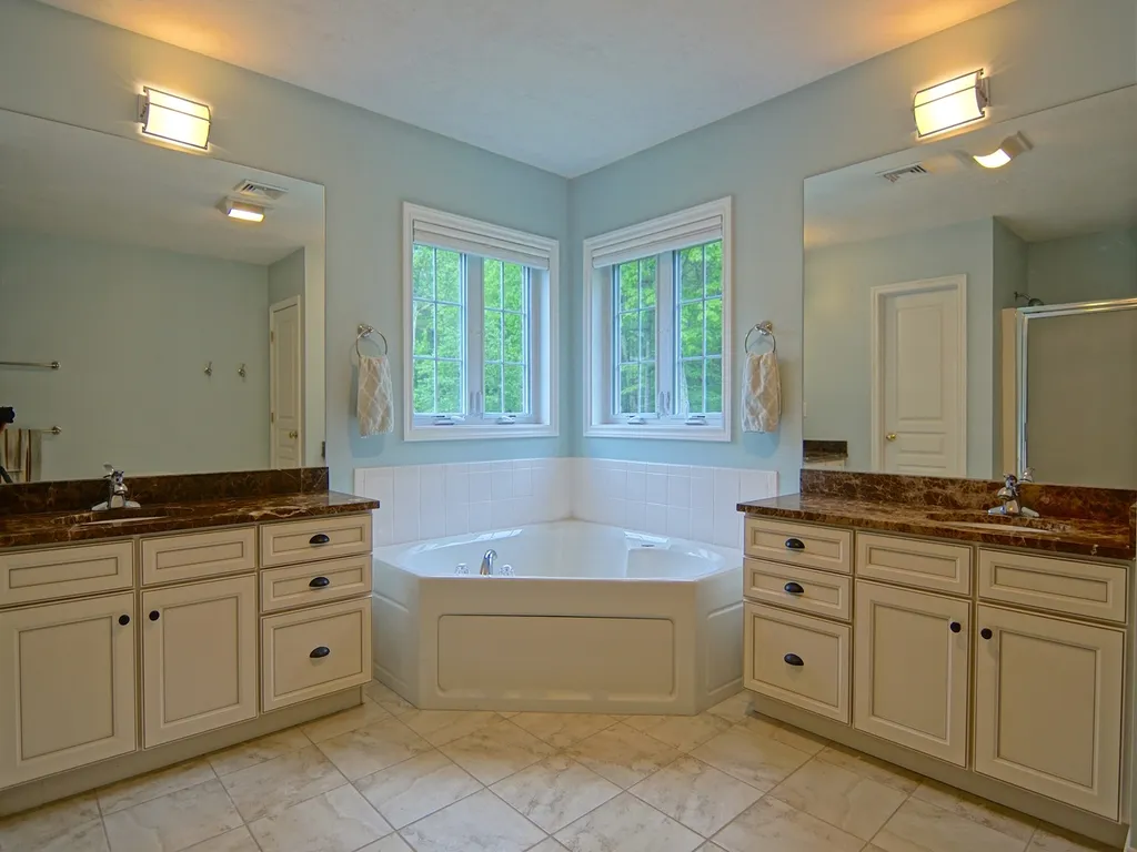 6 Aspen Lane Stratham NH 03885