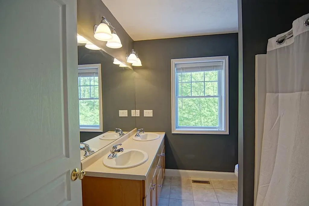 6 Aspen Lane Stratham NH 03885