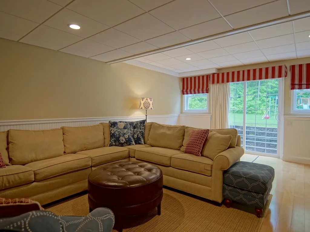 6 Aspen Lane Stratham NH 03885