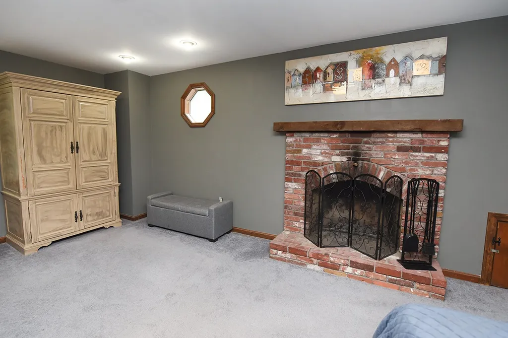 4 Bear Meadow Road Londonderry NH 03053