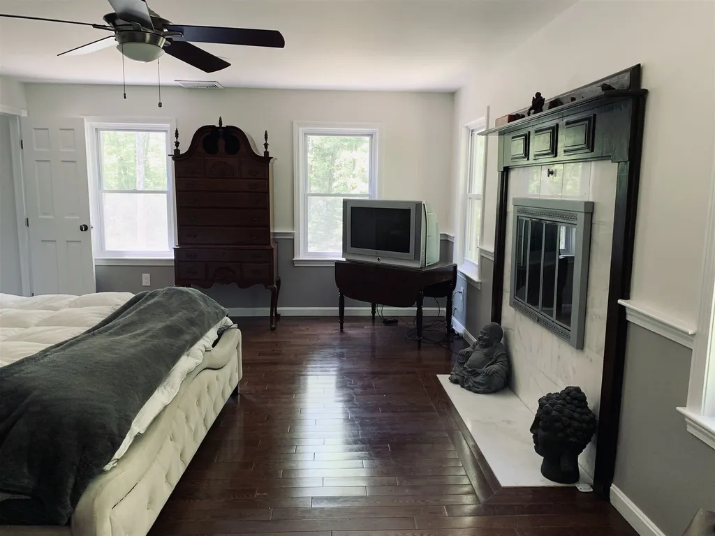 51 Mill Road Derry NH 03038