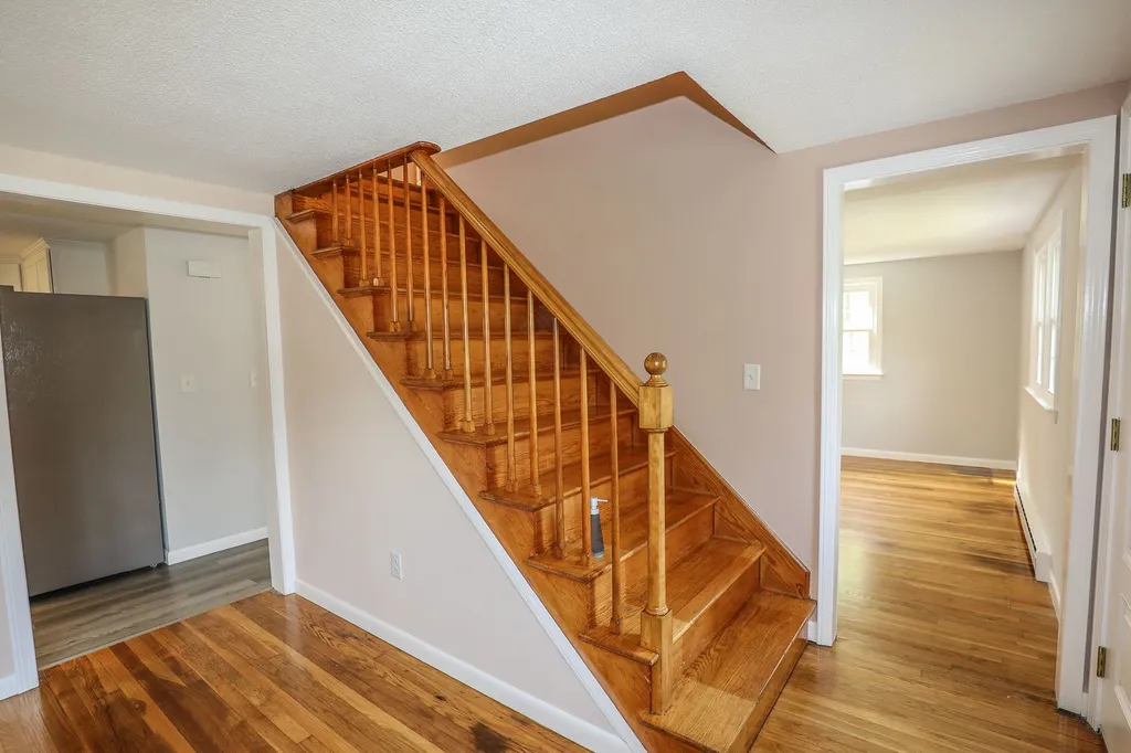 3 Daniel Drive Pelham NH 03076