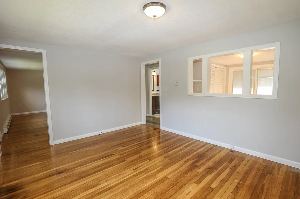 3 Daniel Drive Pelham NH 03076