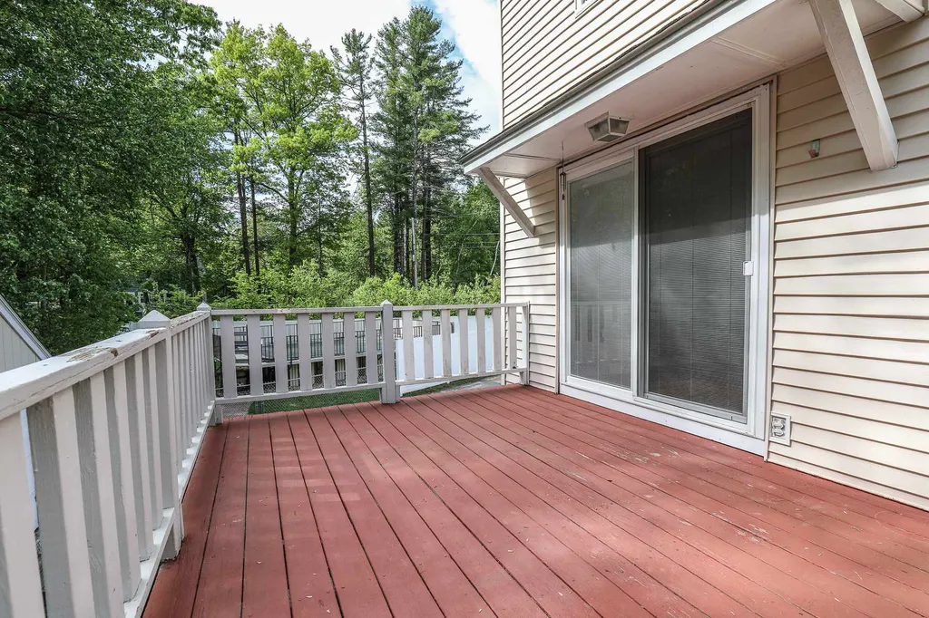 3 Daniel Drive Pelham NH 03076