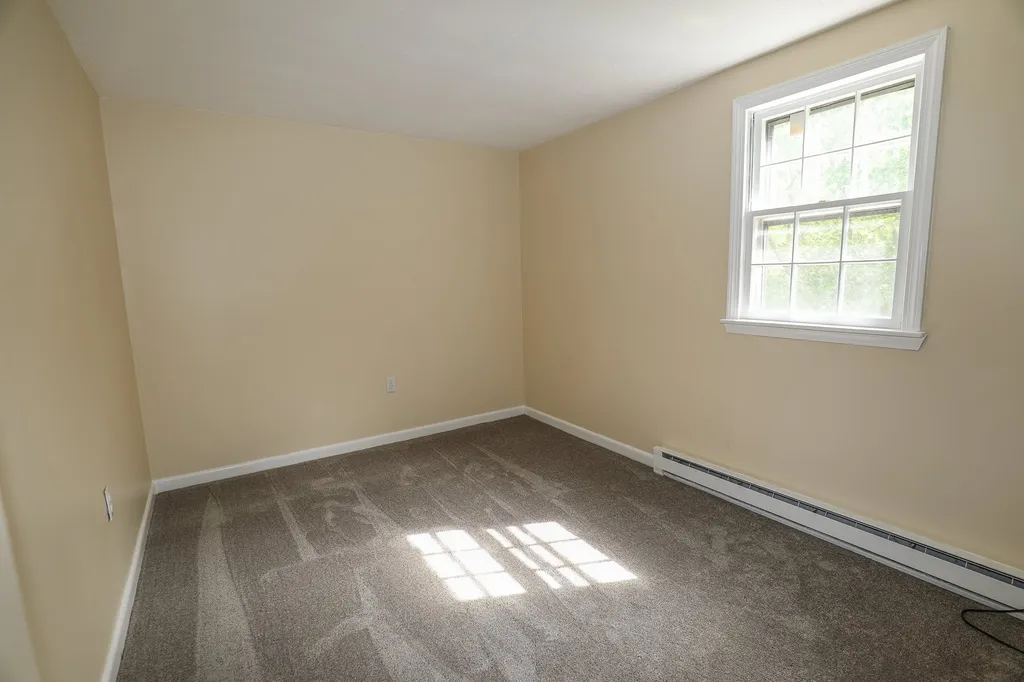 3 Daniel Drive Pelham NH 03076