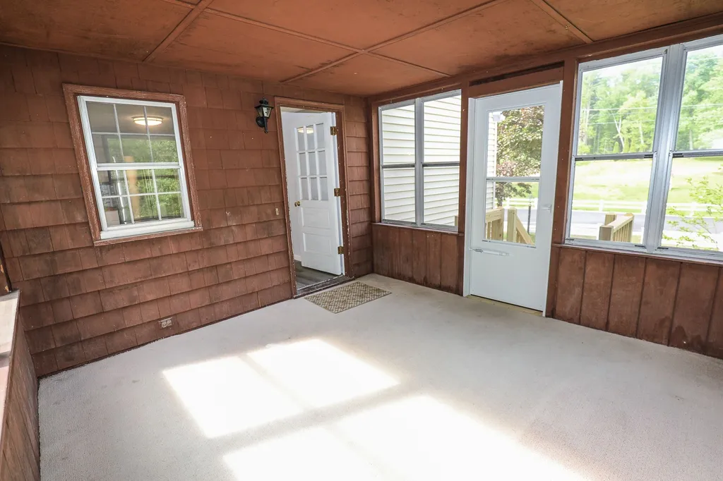 3 Daniel Drive Pelham NH 03076