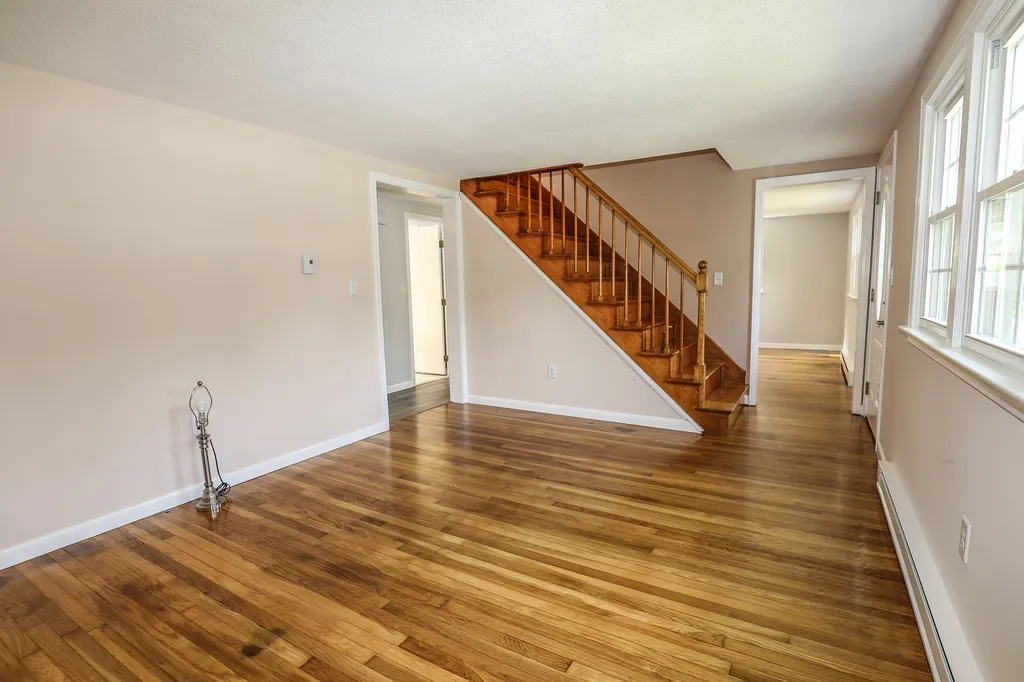 3 Daniel Drive Pelham NH 03076