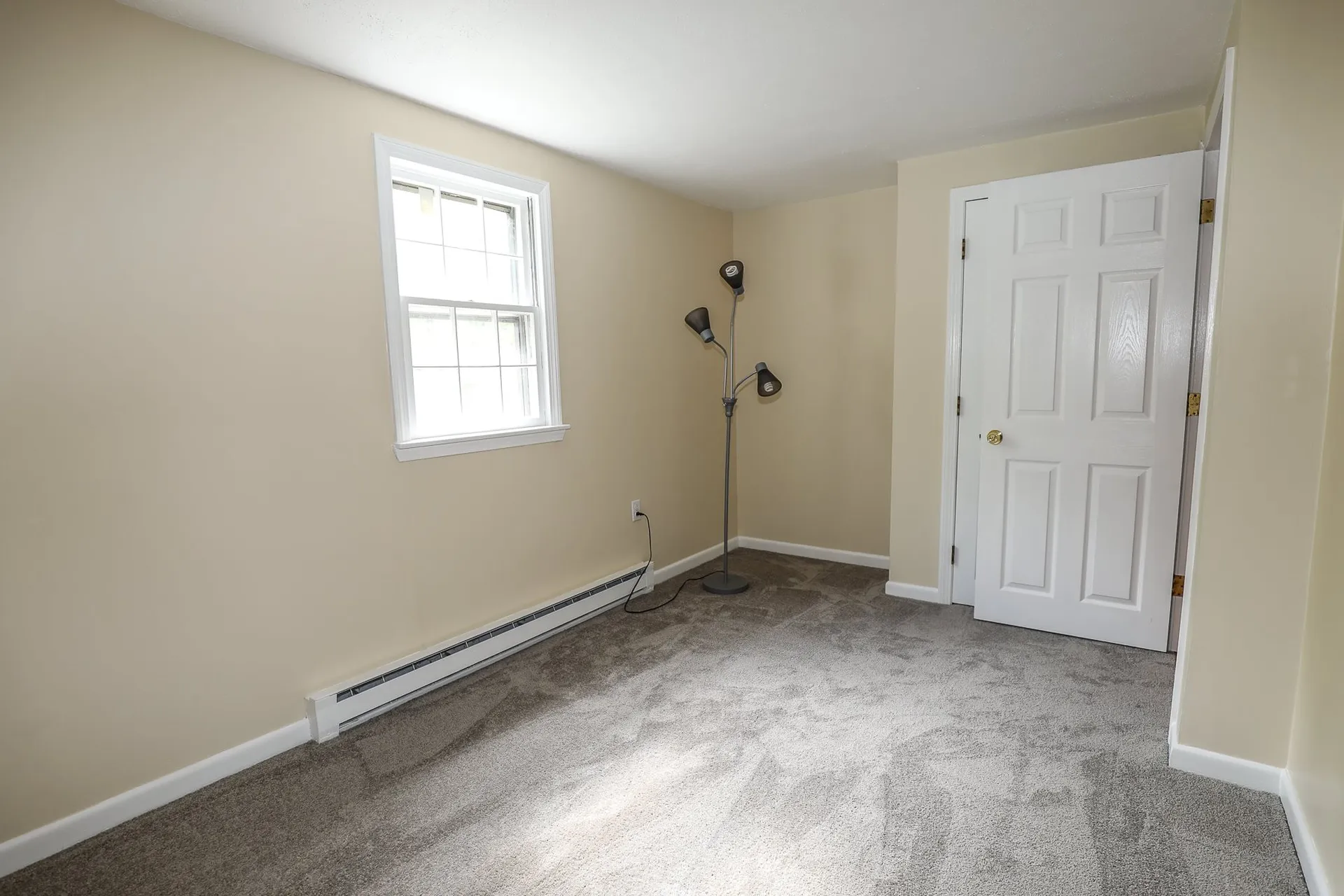 3 Daniel Drive Pelham NH 03076