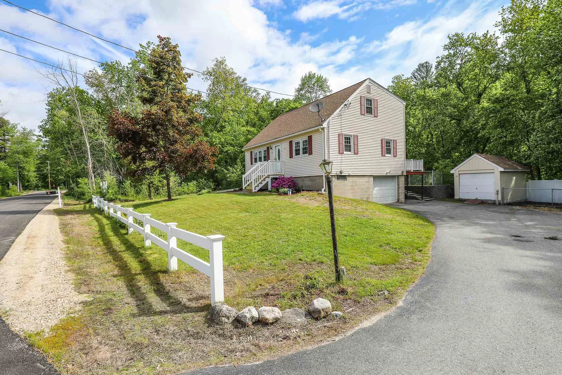3 Daniel Drive Pelham NH 03076