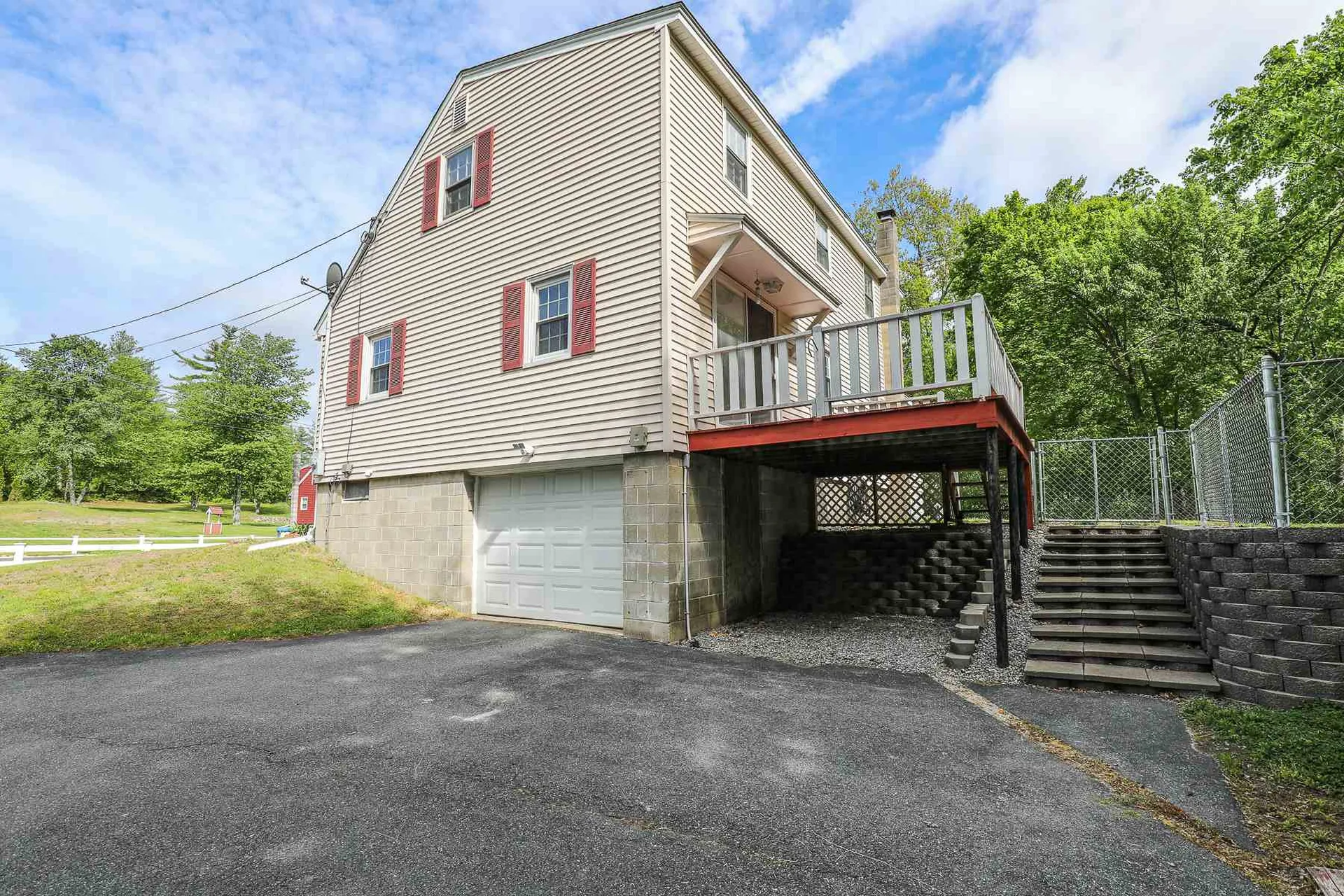 3 Daniel Drive Pelham NH 03076
