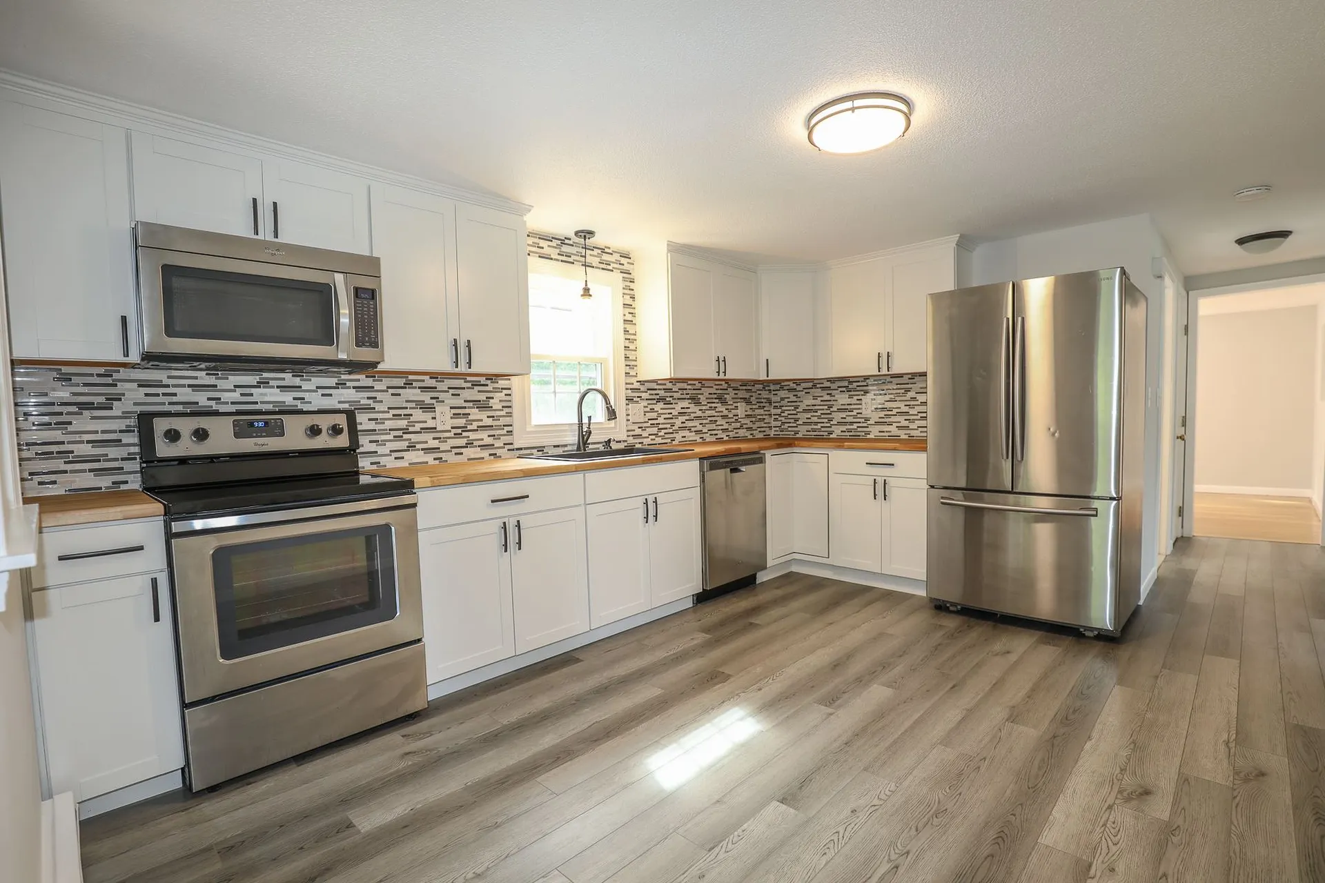 3 Daniel Drive Pelham NH 03076