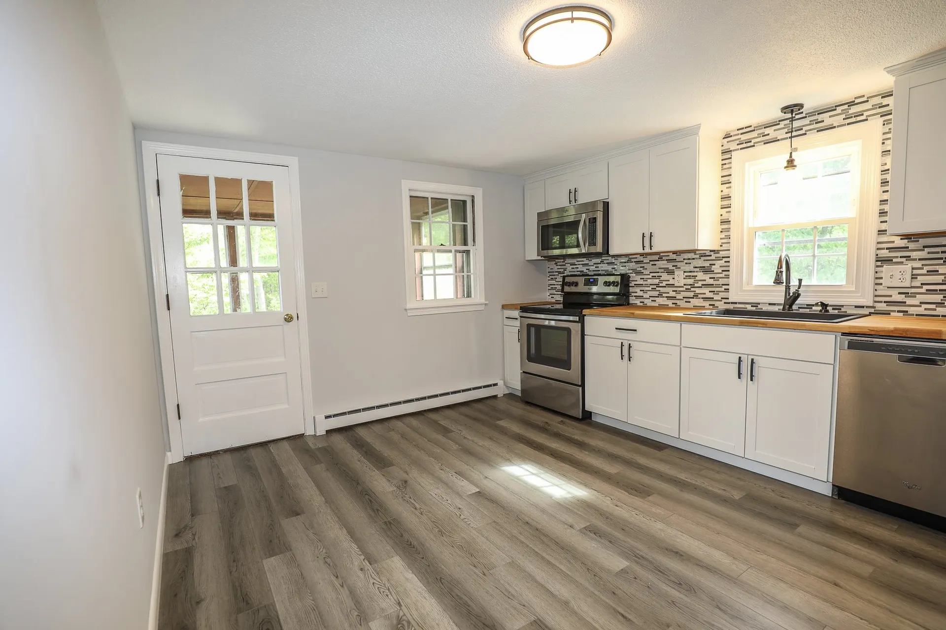 3 Daniel Drive Pelham NH 03076