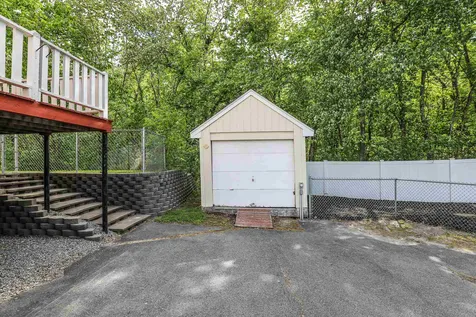3 Daniel Drive Pelham NH 03076