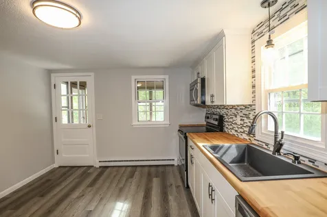 3 Daniel Drive Pelham NH 03076