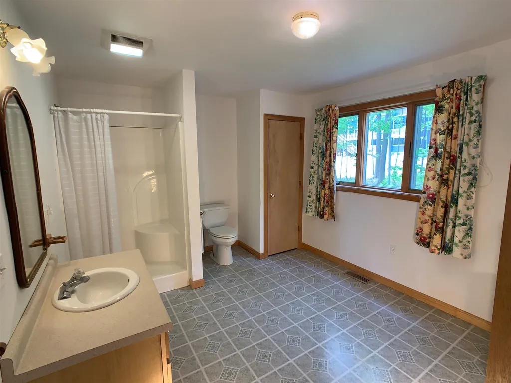 708 Abenaki Road North Hero VT 05476