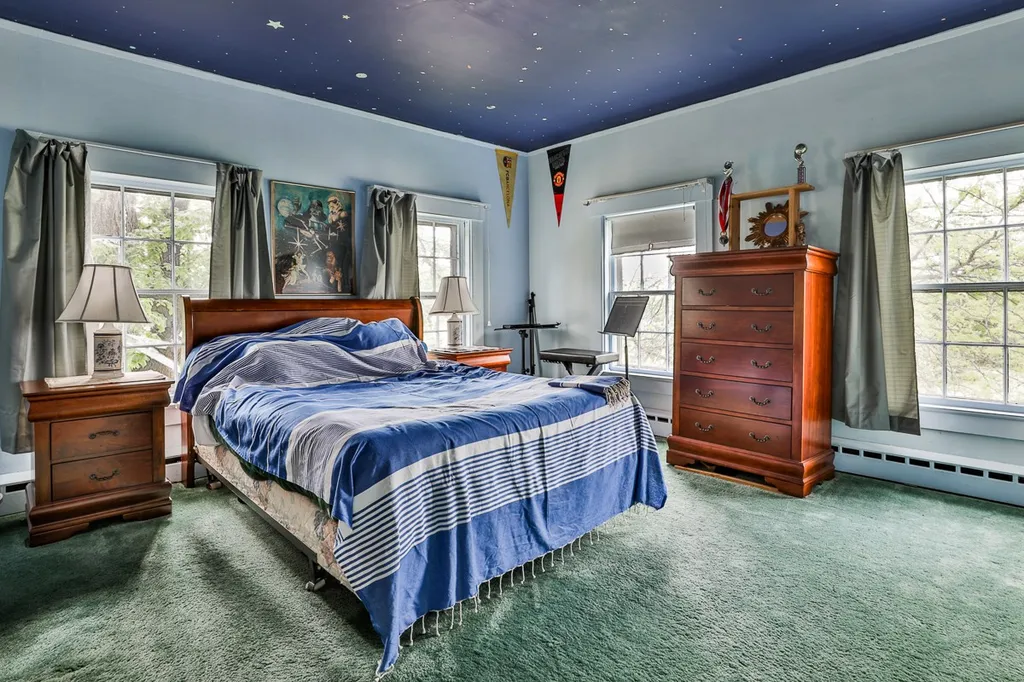 71 Depot Road Hollis NH 03049