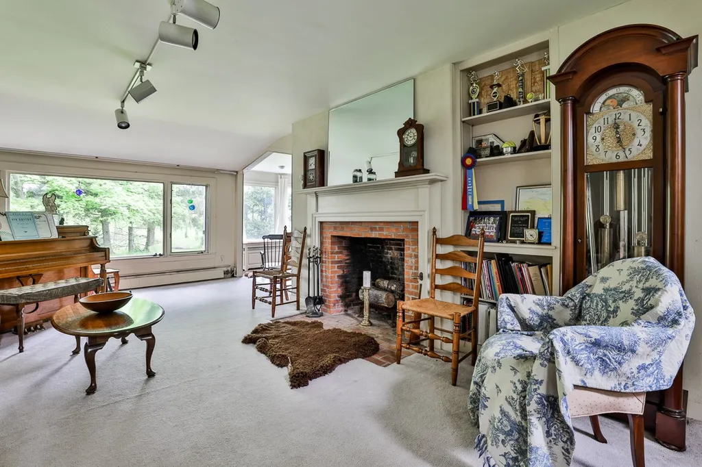 71 Depot Road Hollis NH 03049