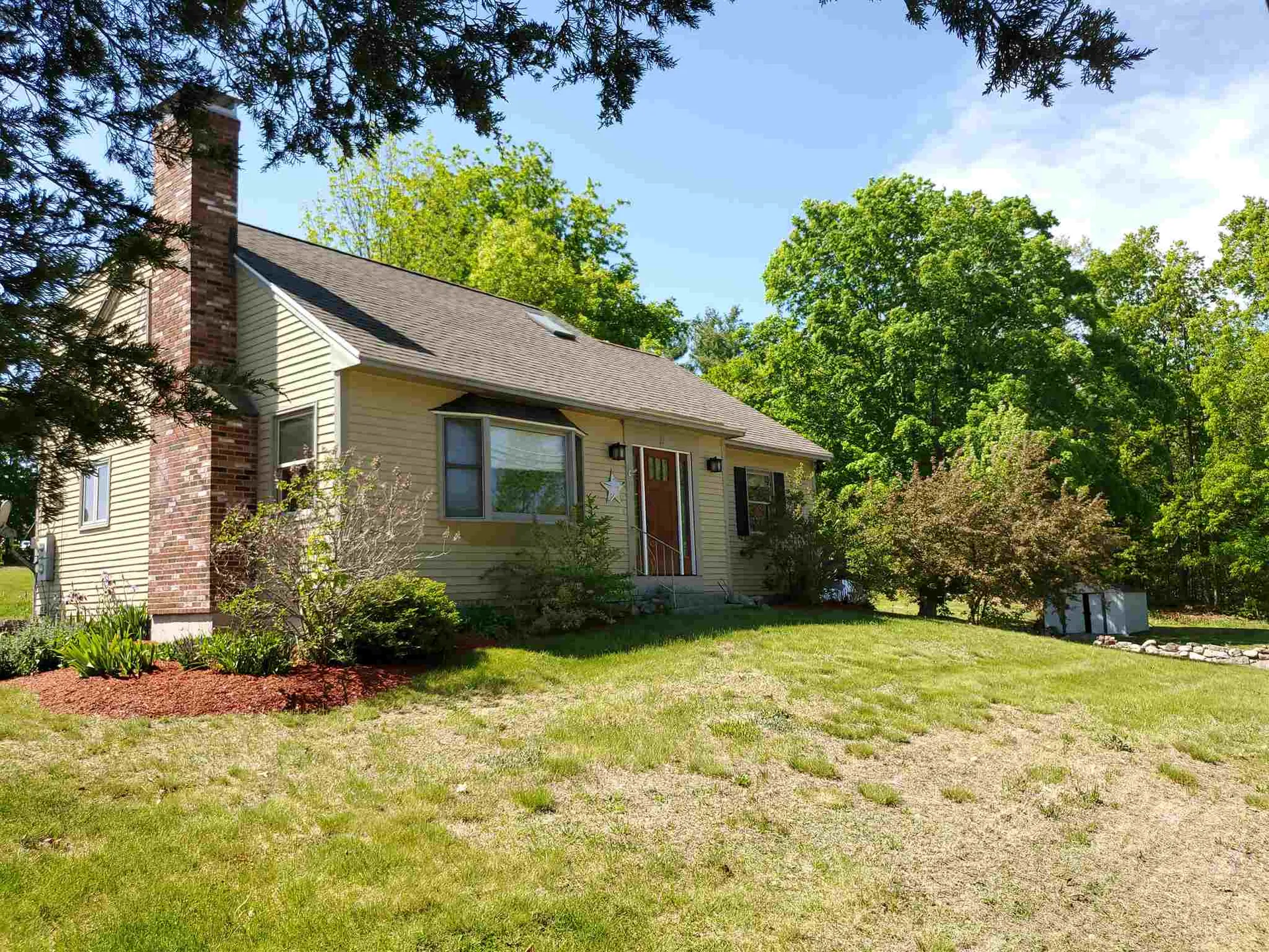 21 Dearborn Road Auburn NH 03032
