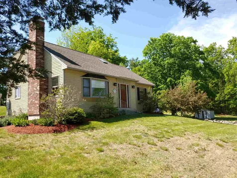 21 Dearborn Road Auburn NH 03032