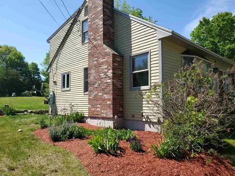 21 Dearborn Road Auburn NH 03032
