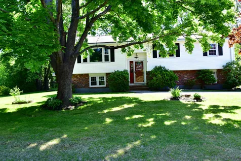 1 Dauntless Lane Plaistow NH 03865-2304