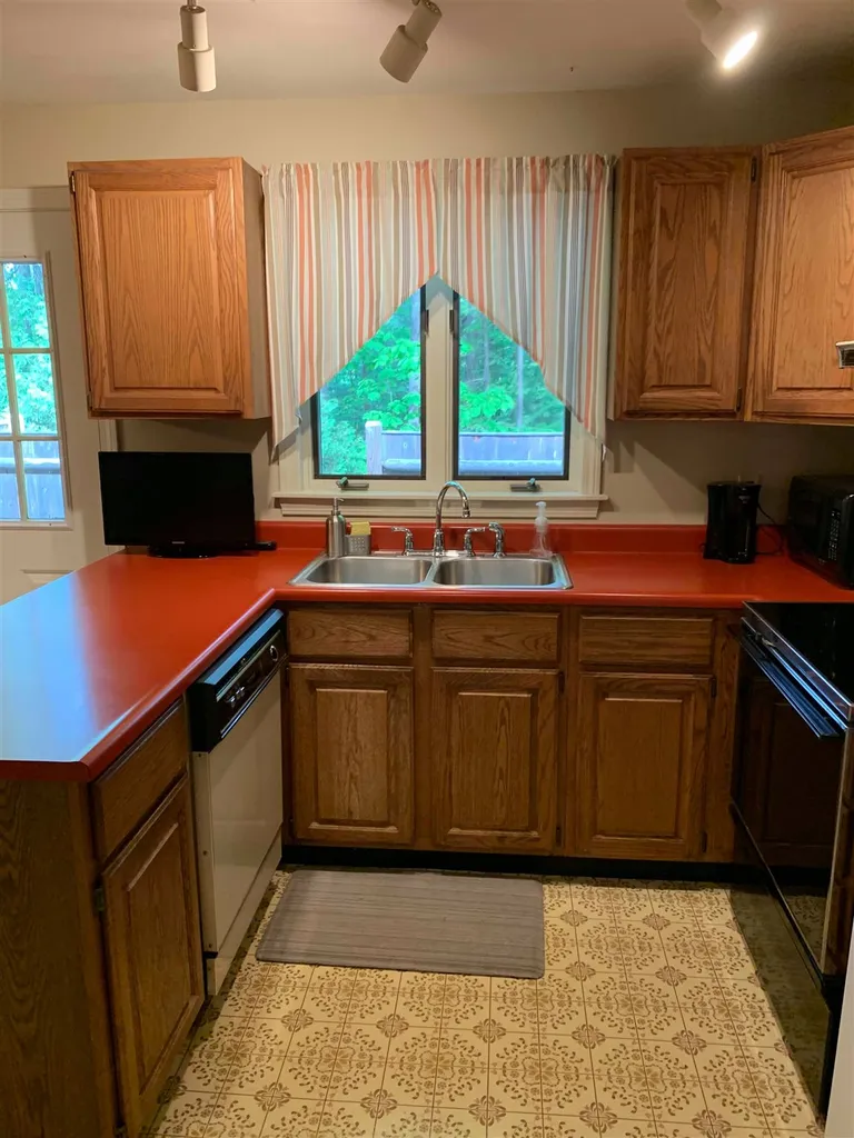 114 Bellamy Woods Road Dover NH 03820