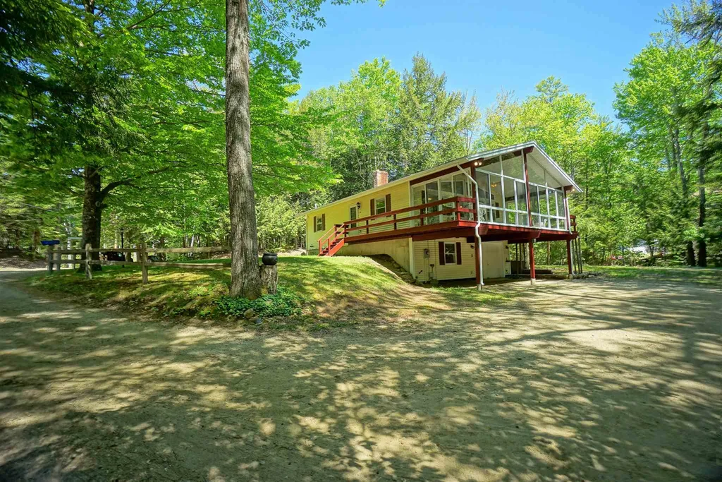 44 Hammond Road Deerfield NH 03037