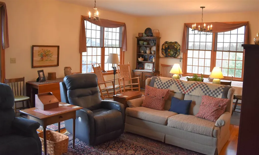 11 Loft Circle Campton NH 03223